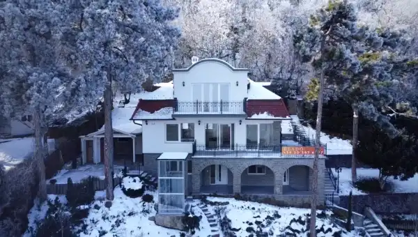Eladó családi ház, Tihany 3+3 szoba 258 m² 846 M Ft