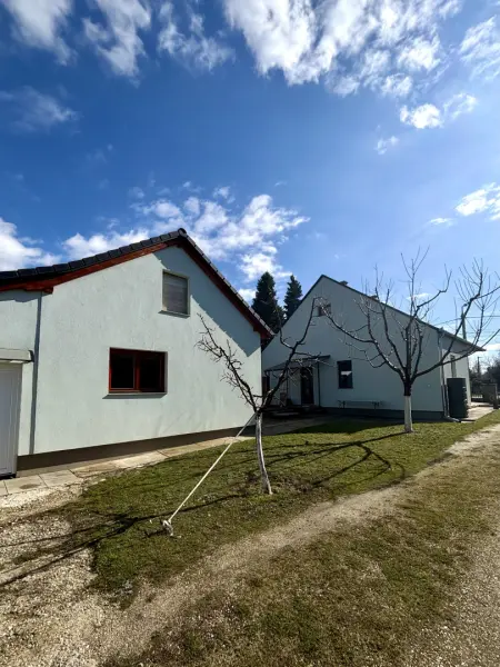 Eladó családi ház, Balatonszárszó 4 szoba 140 m² 96.8 M Ft