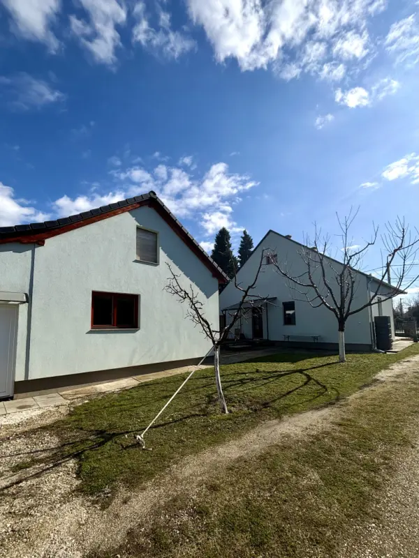 Eladó családi ház, Balatonszárszó 4 szoba 140 m² 96.8 M Ft