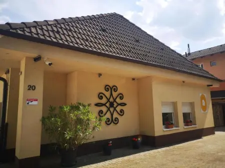 Eladó családi ház, Siófok 11 szoba 188 m² 320 M Ft