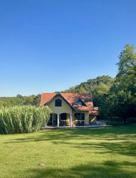 Eladó családi ház, Zamárdi 5 szoba 250 m² 360 M Ft