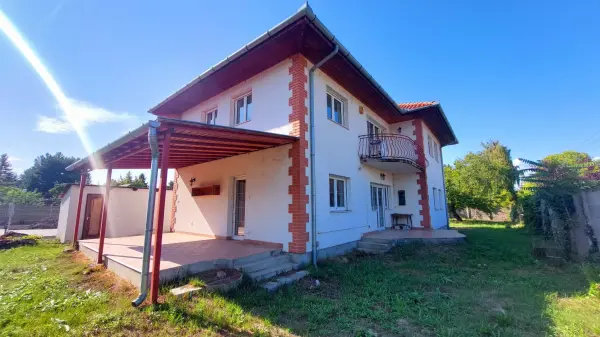 Eladó családi ház, Zamárdi 6 szoba 176 m² 169 M Ft