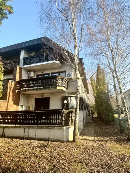 Eladó ikerház, Zamárdi 11 szoba 241 m² 220 M Ft